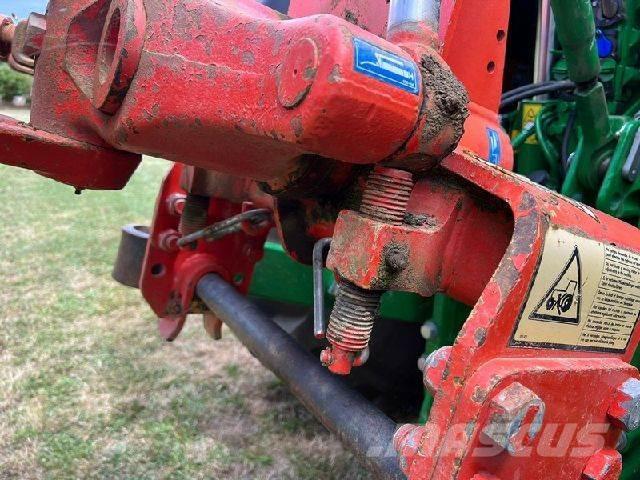 Kuhn MULTIMASTER 121 Charrue non réversible