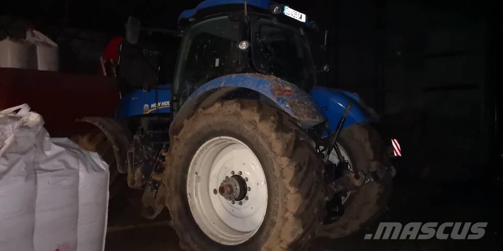 New Holland T 7.235 AC Tracteur