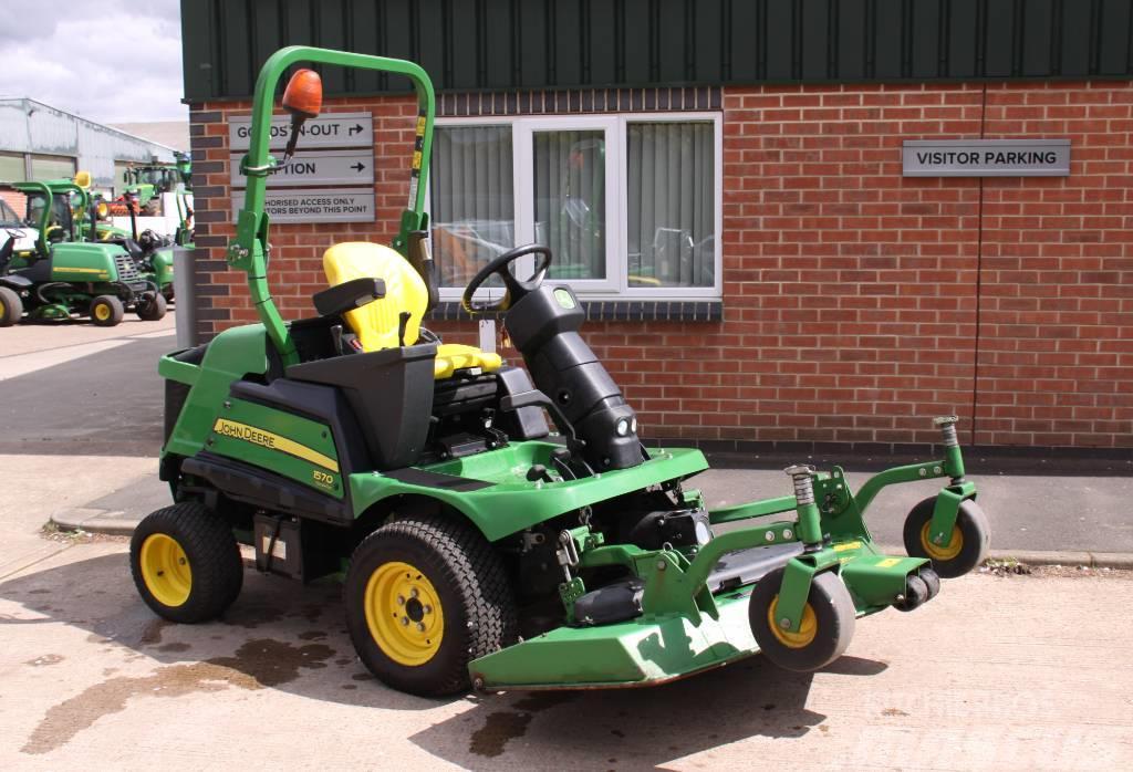 John Deere 1570 Rotary mower with 62" FastBack cutting deck Tondeuses montées