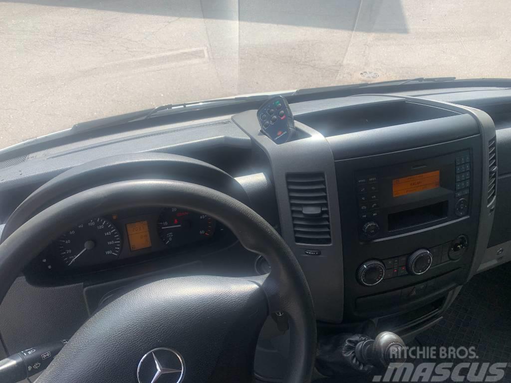 Mercedes-Benz Sprinter 313 CDI Pakettiauto umpikori + TL Nostin Fourgon