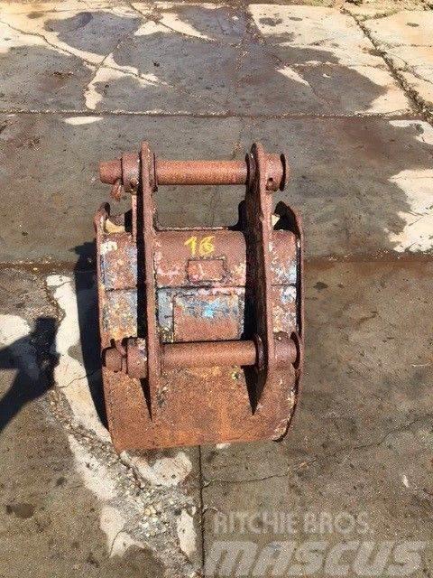 JCB Bucket with teeth, 43,5 cm width. Many more used b Godet