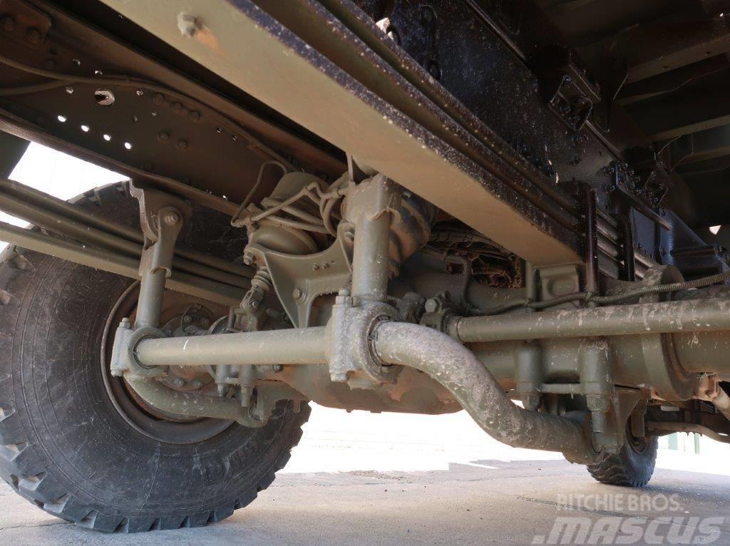 MAN 18.330 4x4 Crane Truck Ex Military Camion plateau ridelle avec grue