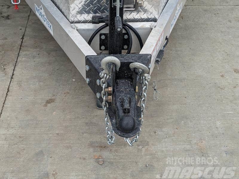  82 x 20' Aluminum Hydraulic Tilt Deck Trailer 82 x Remorque porte engin