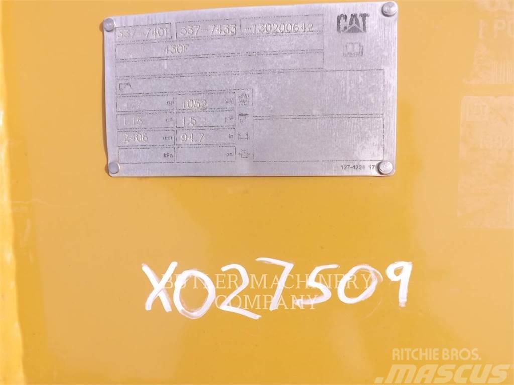 CAT 420F BUCKET 1.5 CYD PIN ON Godet