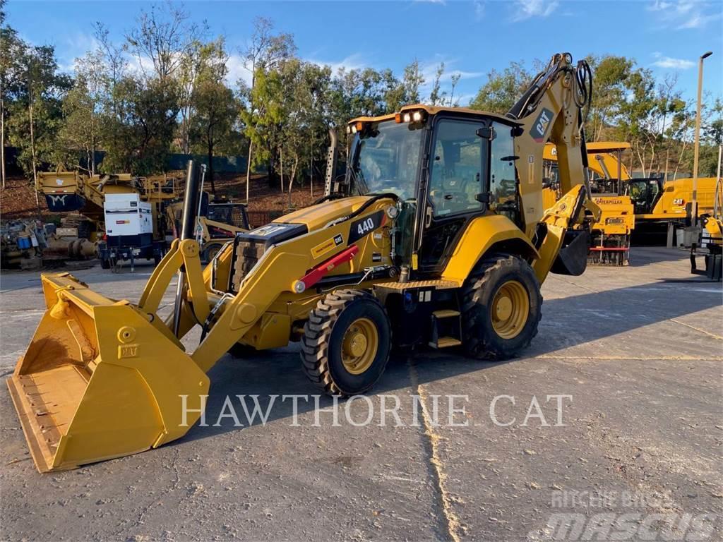 CAT 440 Tractopelle