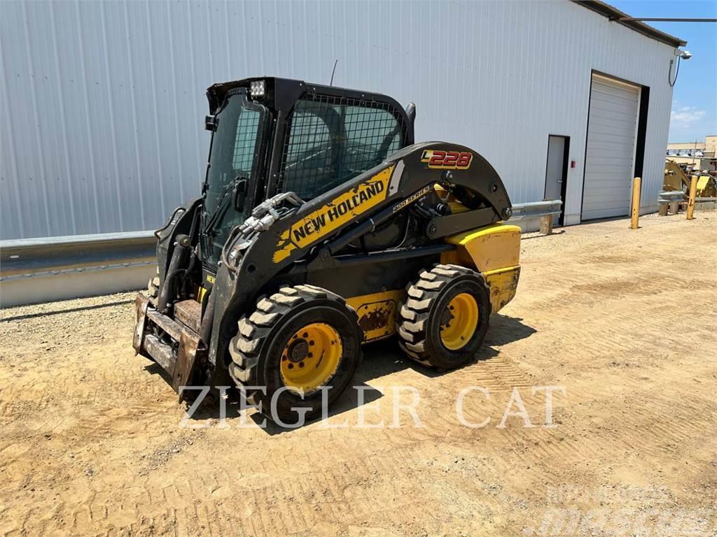 New Holland L 228 Chargeuse compacte
