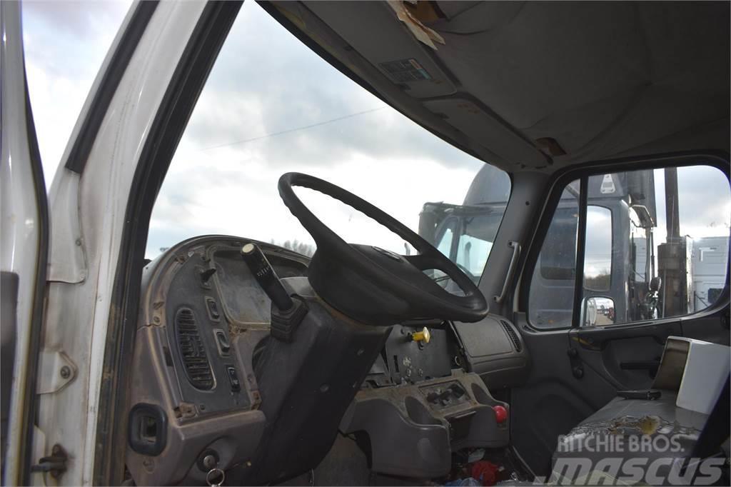 Freightliner BUSINESS CLASS M2 106 Camion plateau ridelle avec grue