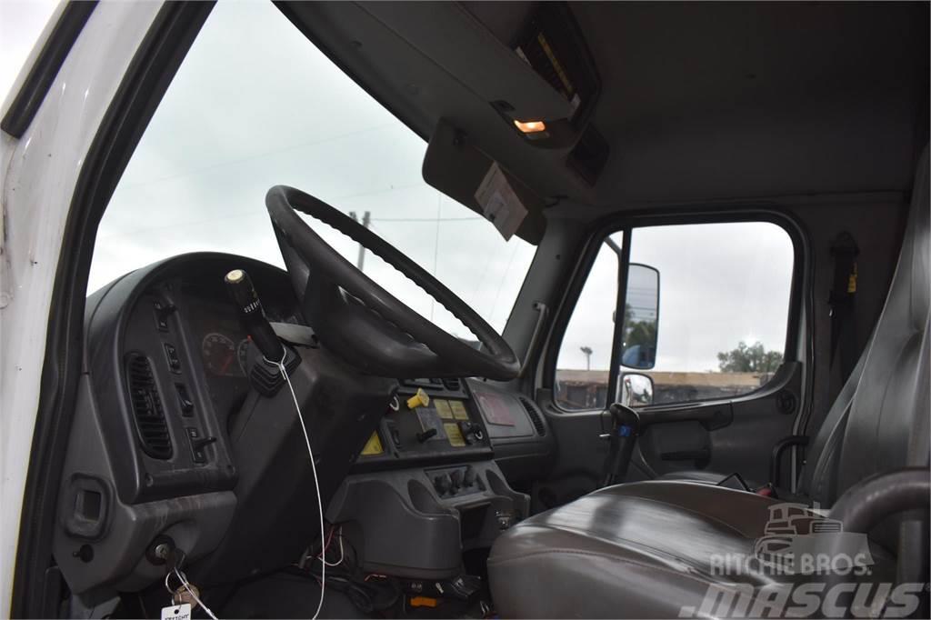 Freightliner BUSINESS CLASS M2 112 Camions et véhicules municipaux