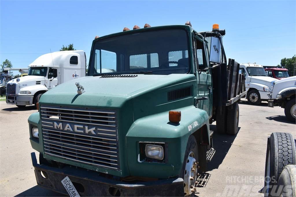 Mack MIDLINER CS200 Camion benne