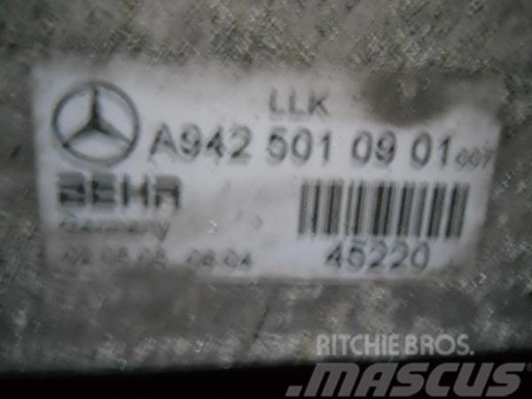 Mercedes-Benz Kühler, Ladeluftkühler Behr 9425010901 Actros Moteur
