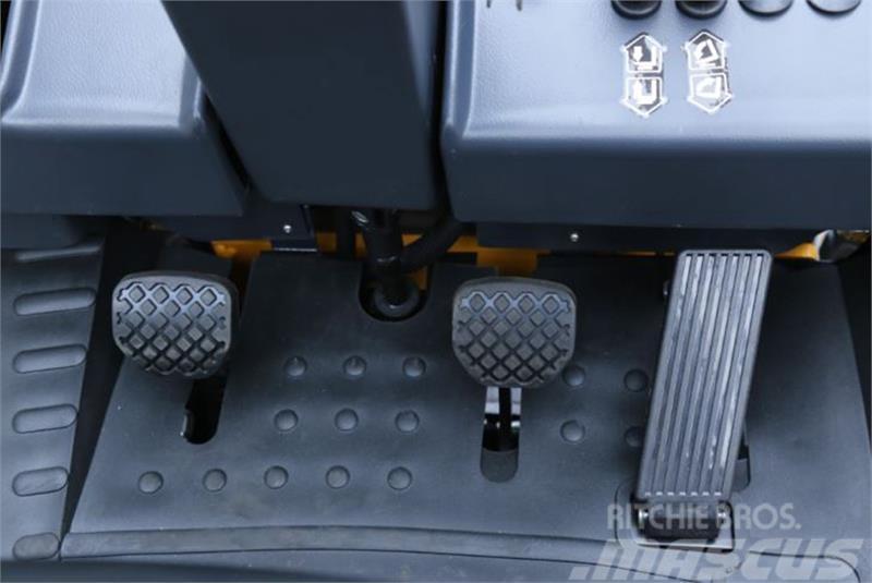  UN-Forklift FL25T-NJX2 Autres Chariots élévateurs