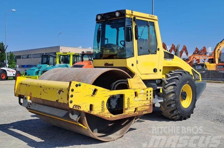 Bomag BW213DH-4 Rouleaux monocylindre