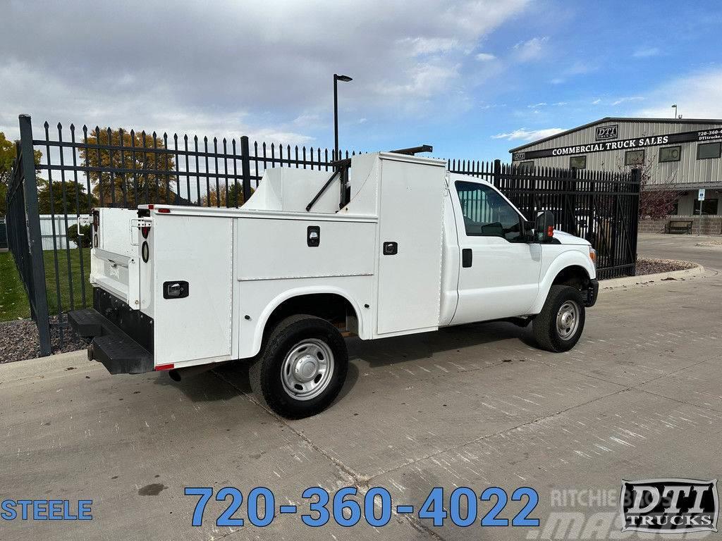 Ford F350 4x4 8' Utility / Service Truck Camion dépannage