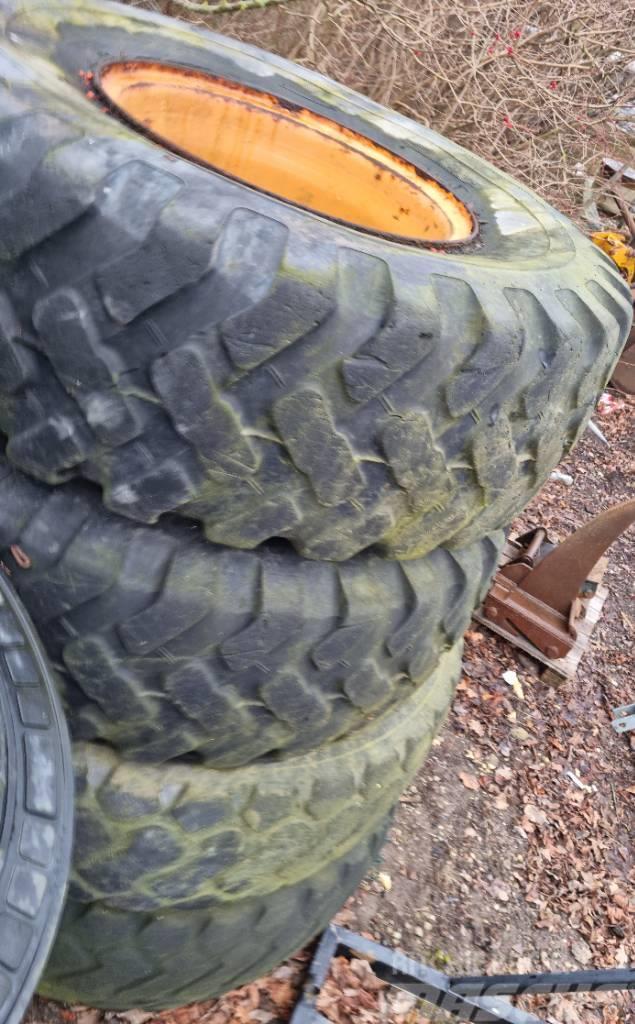  Dæk og fælg Case 721 Chargeuse sur pneus