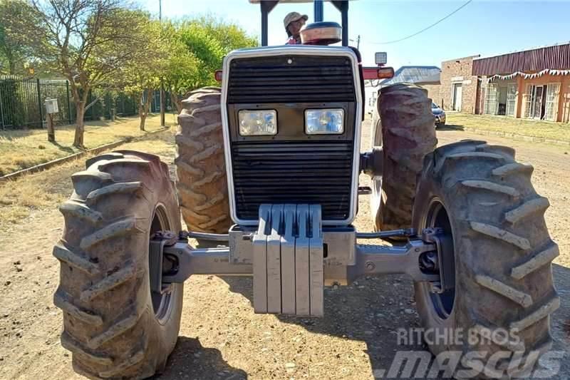 Massey Ferguson 399 4WD Tractor Tracteur