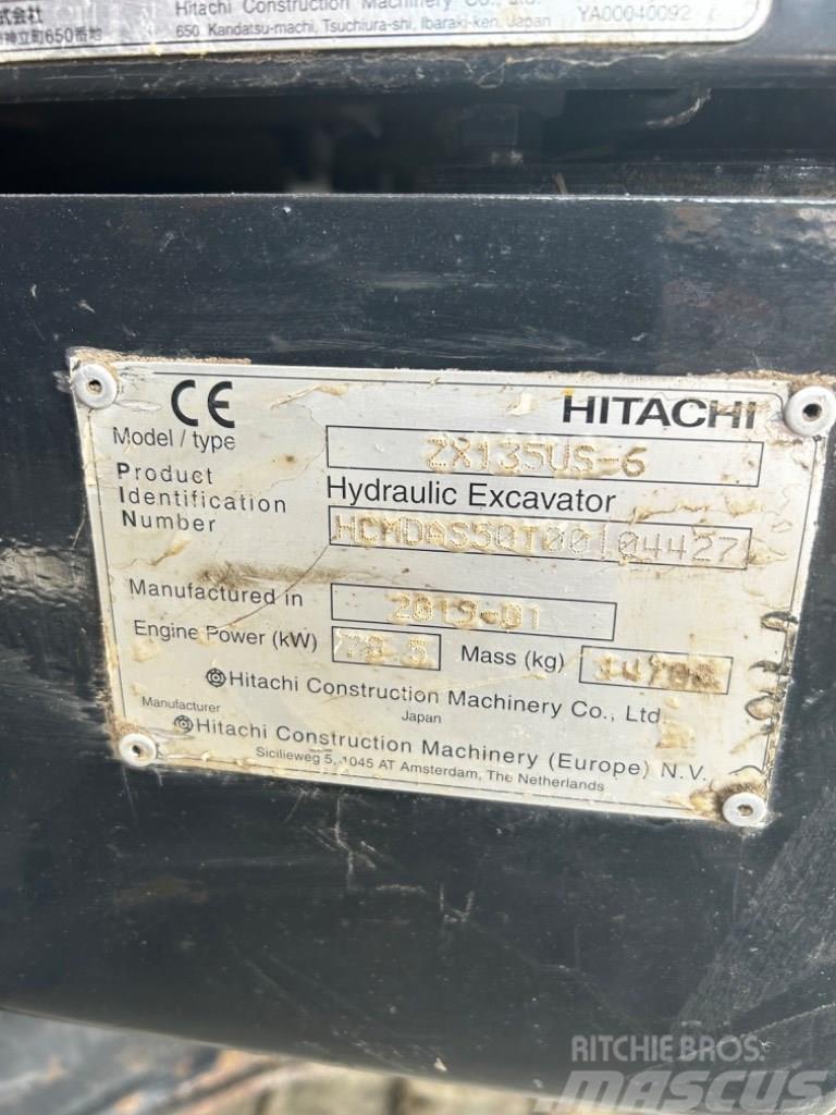 Hitachi ZX 135 US-6 Pelle sur chenilles