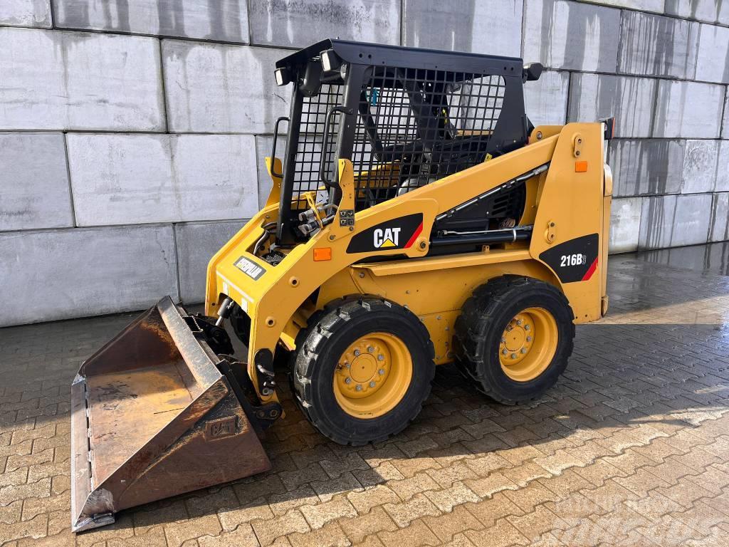 CAT 216 B 3 Chargeuse compacte
