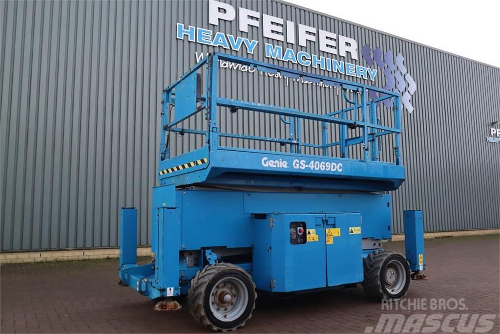 Genie GS4069DC Electric, 14m Working Height, 363kg Capac Nacelle ciseaux