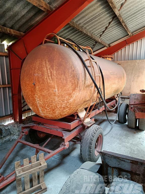  - - -  Ammoniak tankvogn ca. 3 tons Tonne à lisier