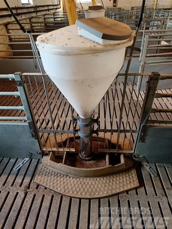  Vissing Agro  foderautomat Autres matériels d'élevage
