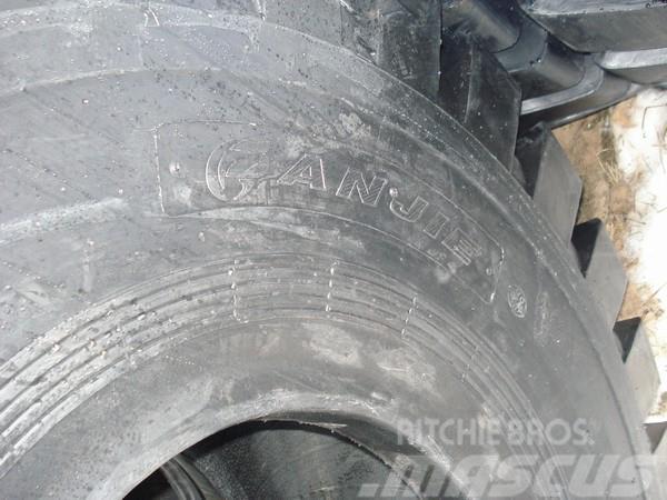  OTR tyres Tractopelle