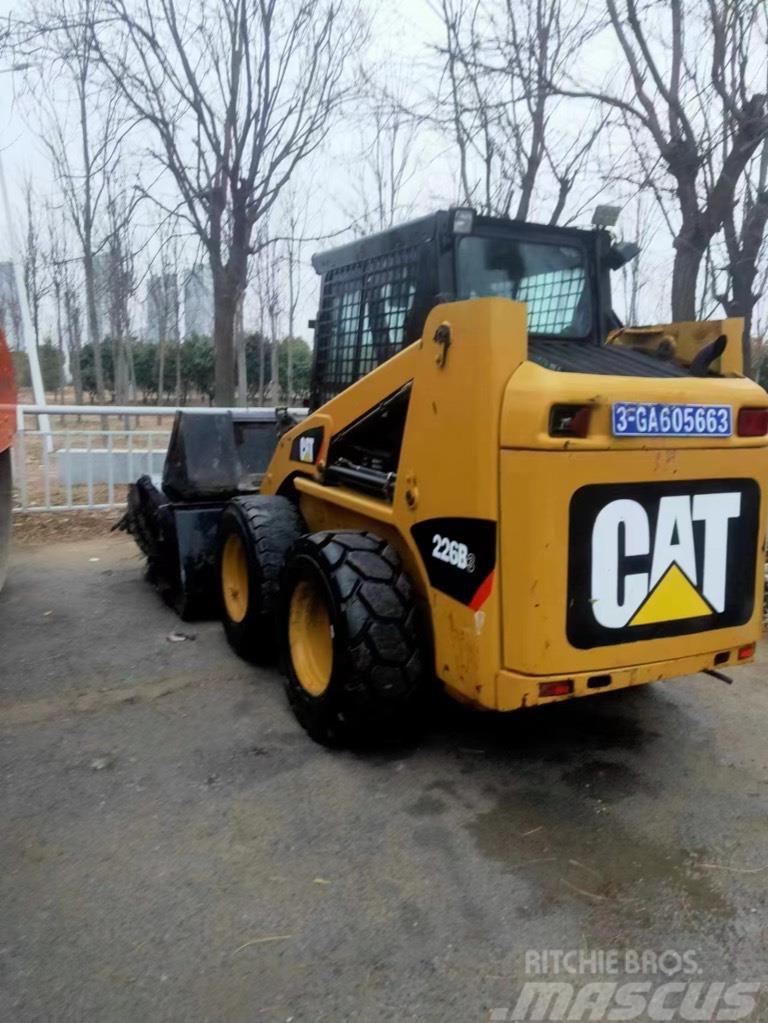 CAT 226 B Chargeuse compacte