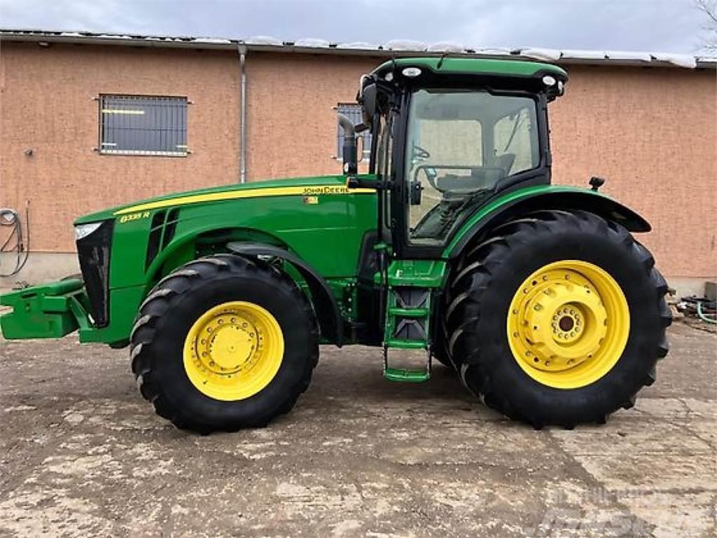 John Deere 8335 R Tractors