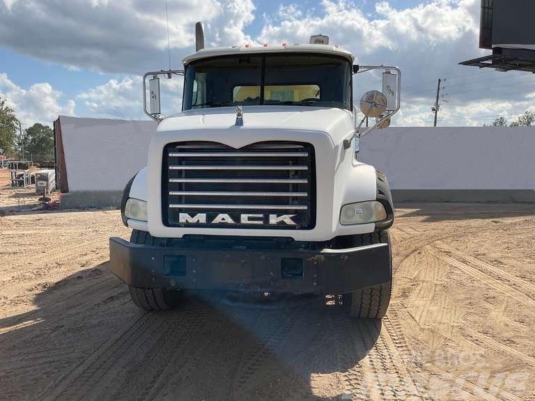 Mack CTP 713 B Autre camion