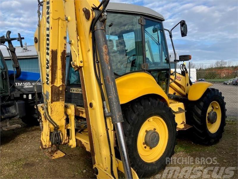 New Holland B115 Tractopelle