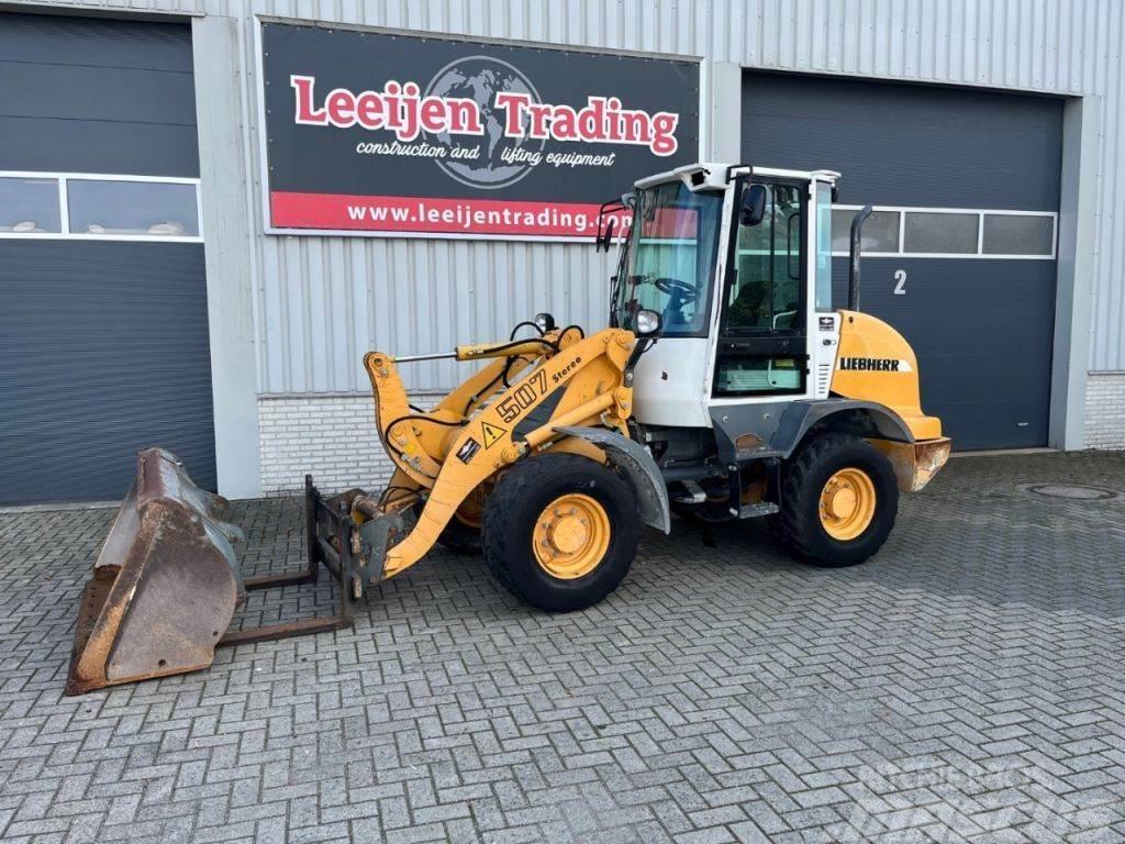 Liebherr L507 stereo, bucket and forks !! Chargeuse sur pneus