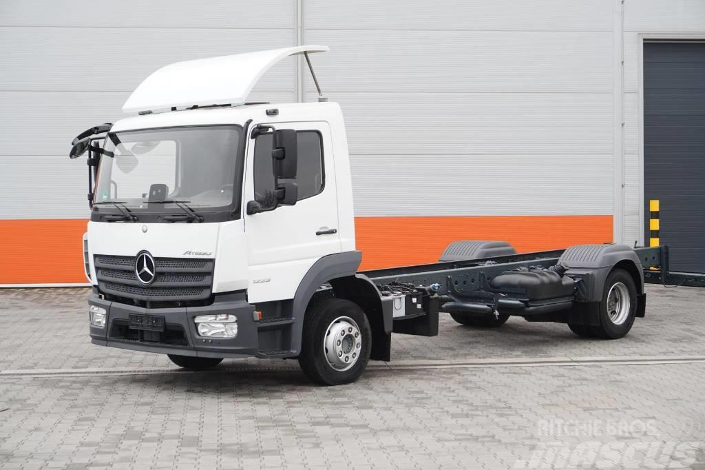 Mercedes-Benz Atego 1223 16.000km !!! Chassis 7m , 3-seat Cab Châssis cabine