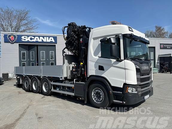 Scania G410B8x4*4NB Camion plateau ridelle avec grue