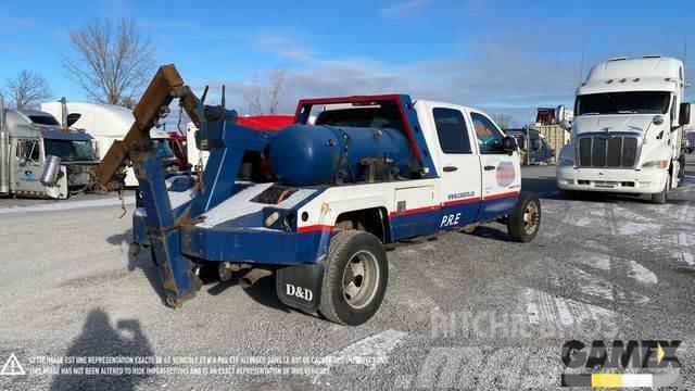GMC 3500HD DAMAGED TOWING Tracteur routier