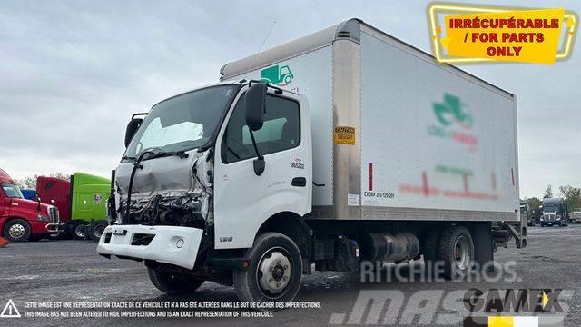 Hino 195 DAMAGED DRY BOX TRUCK / CARGO Tracteur routier
