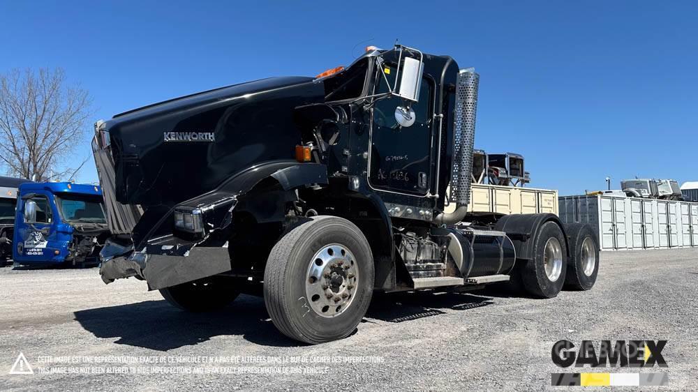Kenworth T800 DAMAGED DAY CAB TRUCK Tracteur routier