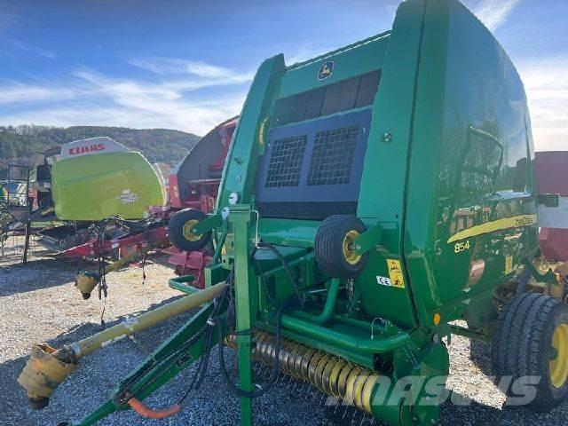 John Deere 854 Presse à balle ronde