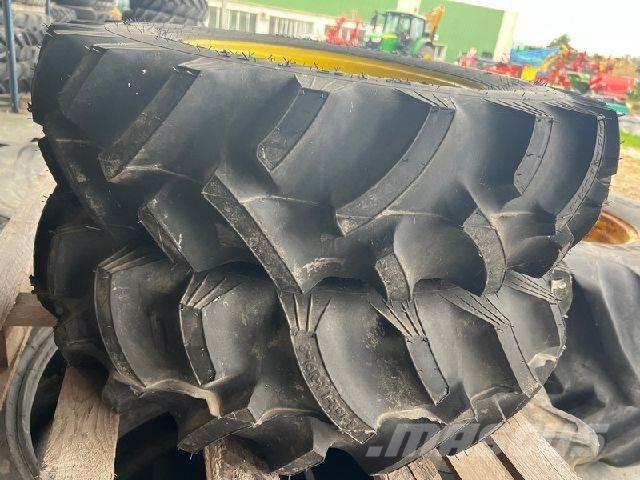 Titan 8-16R-1 Autres matériels agricoles