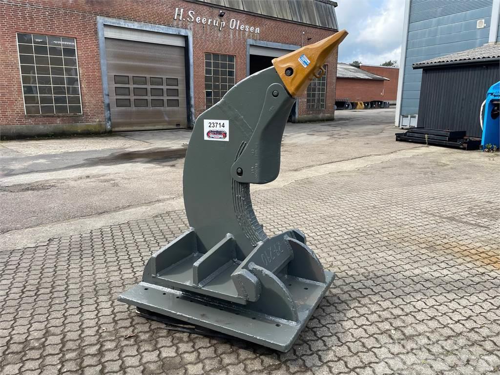  1700 mm oprivertand monteret med Cat tand nr 9W455 Other