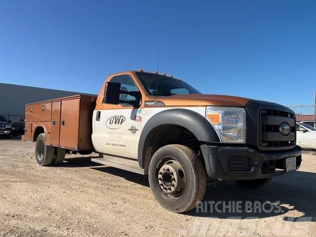 Ford F-550 Utilitaire benne