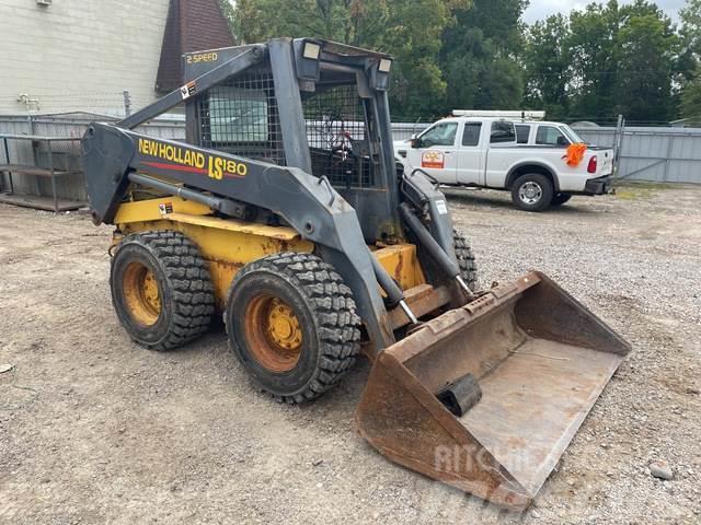 New Holland LS-180 Chargeuse compacte