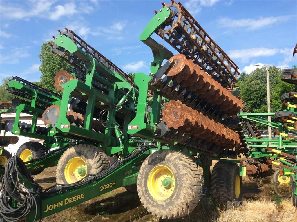 John Deere 2680 Crover crop