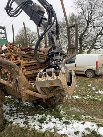 John Deere 810D Porteur