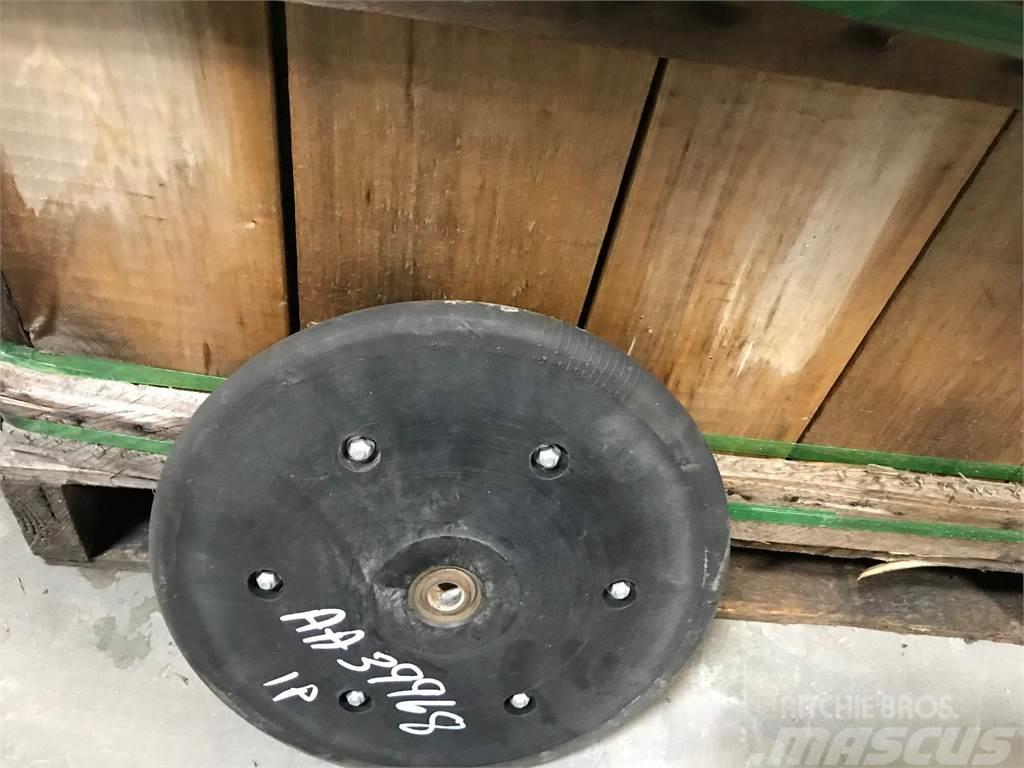 John Deere AA39968 rubber closing wheel Autre semoir agricole