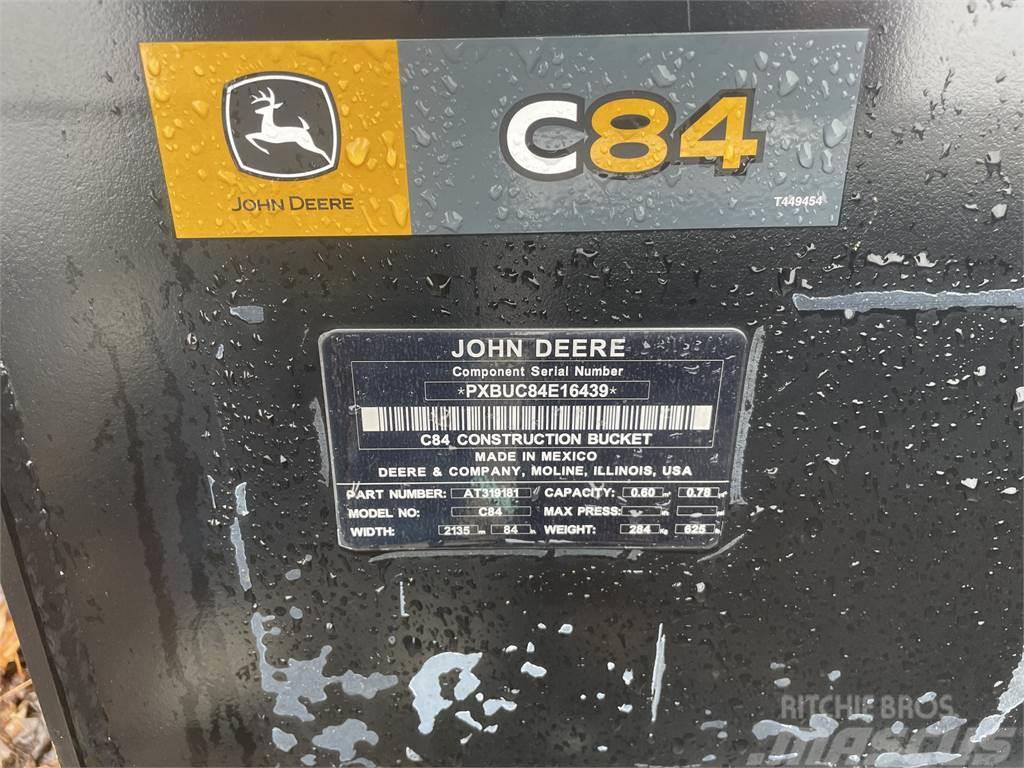 John Deere C84 Autre