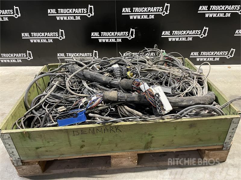 Scania  COMPLTE CABELS / WIRING NGR S580 6X4 Electronique