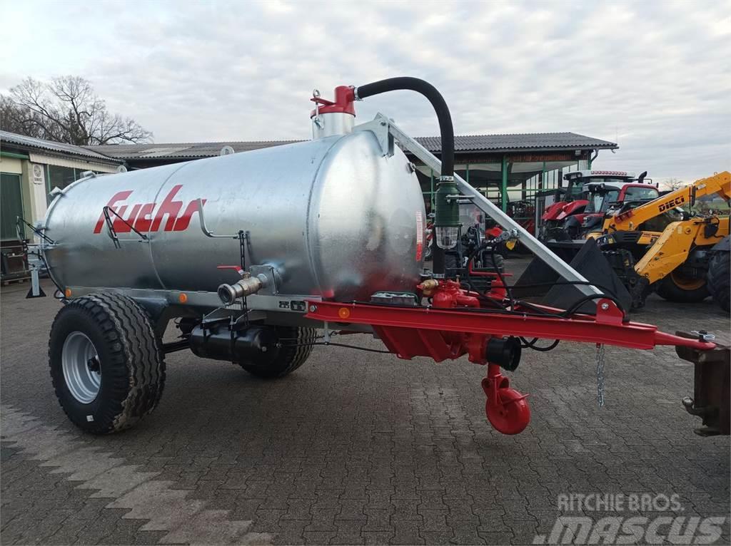 Fuchs VK 4000 mit 4000 Liter Tonne à lisier