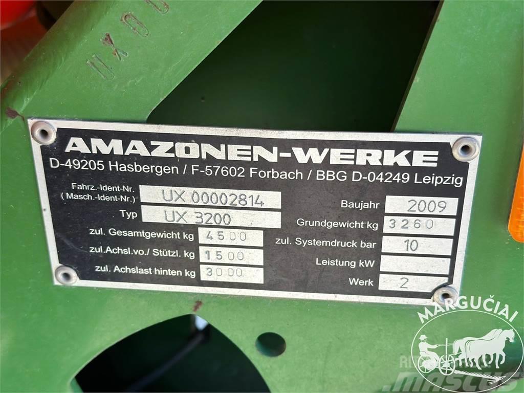 Amazone UX 3200, 3200 ltr., 24 m. Trailed sprayers