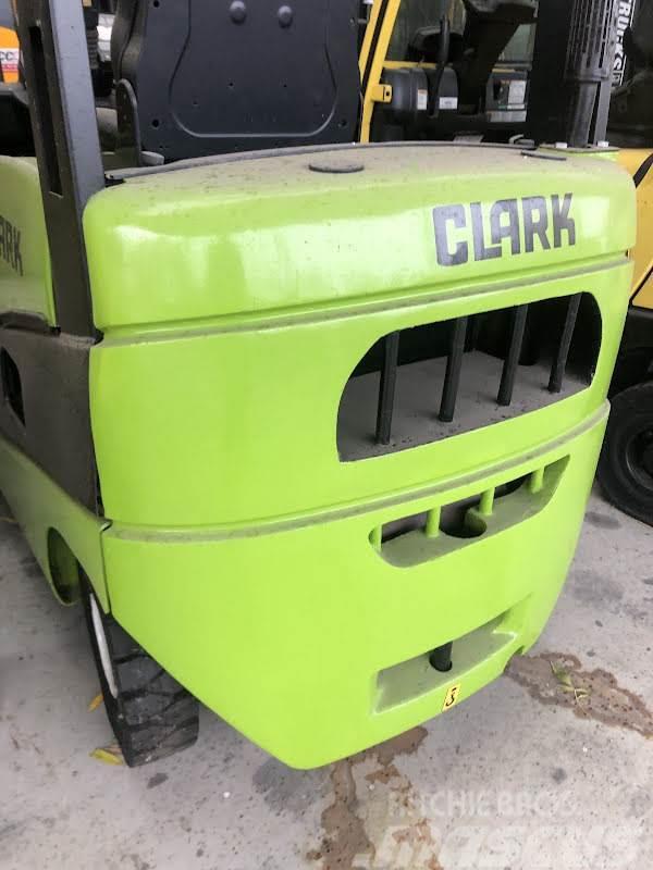 Clark C15D Chariots diesel