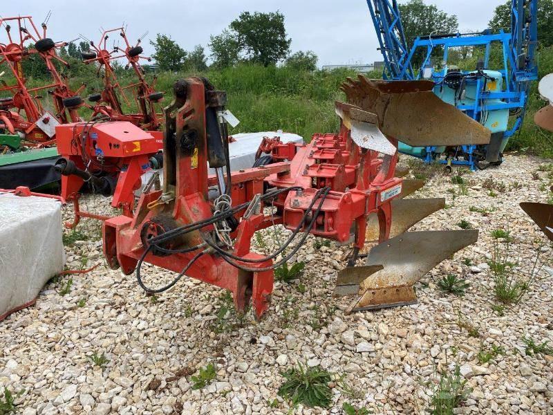 Gregoire BESSON RN 47 Charrue réversible