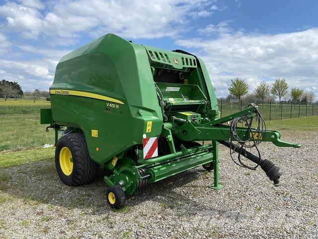 John Deere V451R Presse à balle ronde